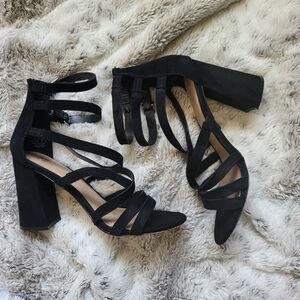 Chic Black Strappy Suede Like Block Heels